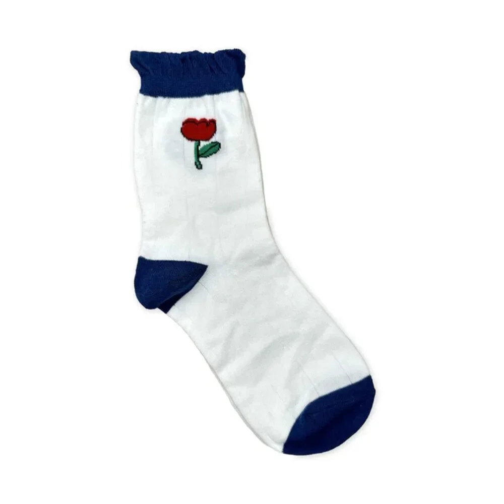 NWT Belle Rose Floral White Ruffle Crew Socks